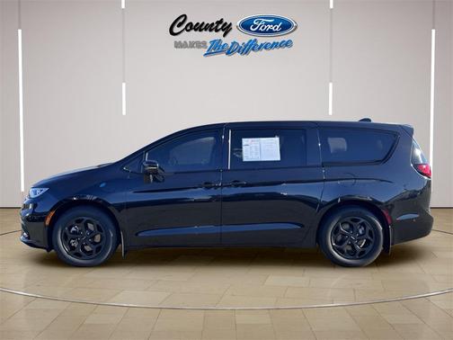 2023 Chrysler Pacifica Hybrid Touring L