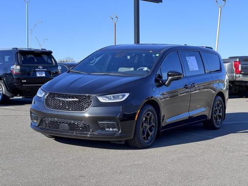 2023 Chrysler Pacifica Hybrid Touring L