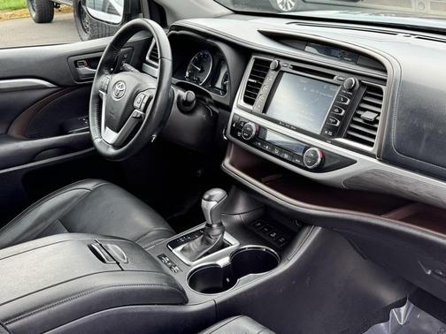 2017 Toyota Highlander Limited Platinum