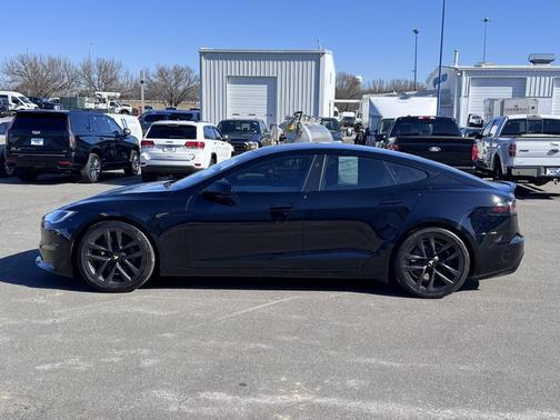 2022 Tesla Model S Base