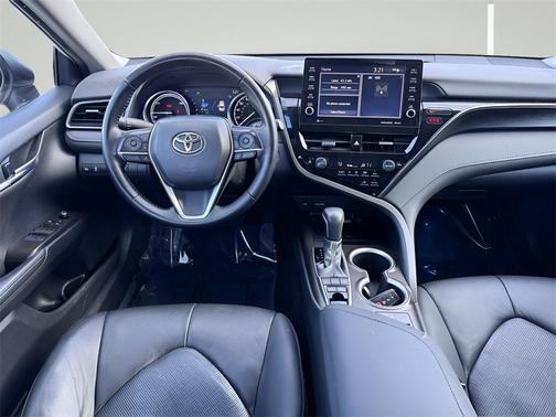 2023 Toyota Camry Hybrid XLE