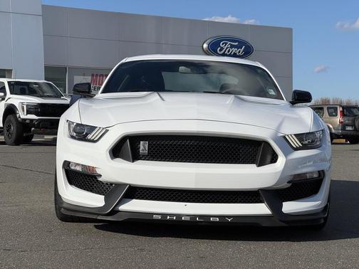 2018 Ford Shelby GT350 Base