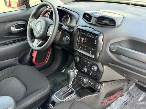 2023 Jeep Renegade Trailhawk