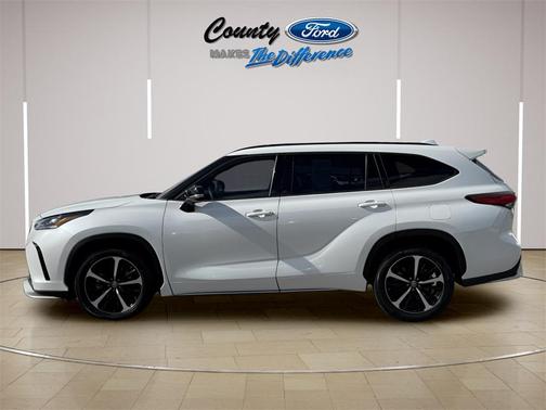 2022 Toyota Highlander XSE