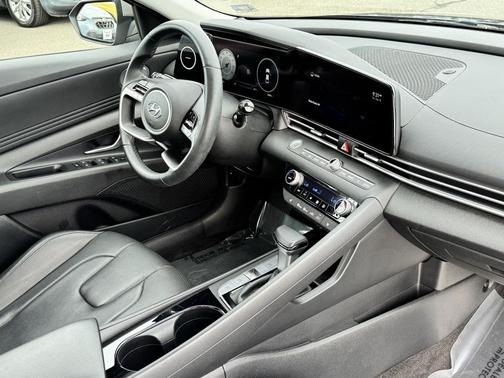 2022 Hyundai ELANTRA Limited