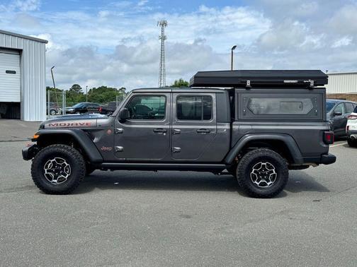 Granite Crystal Metallic Clearcoat 2023 Jeep Gladiator Mojave 4x4