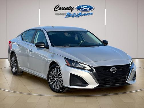 Brilliant Silver Metallic 2024 Nissan Altima 2.5 SV