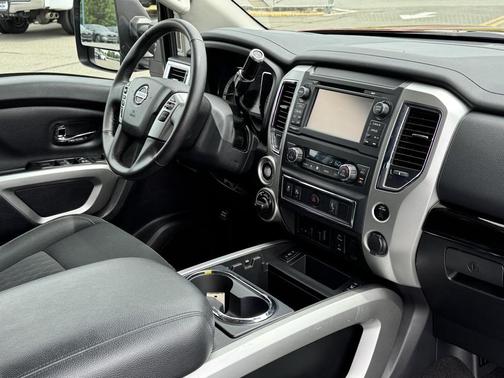 2018 Nissan Titan SV