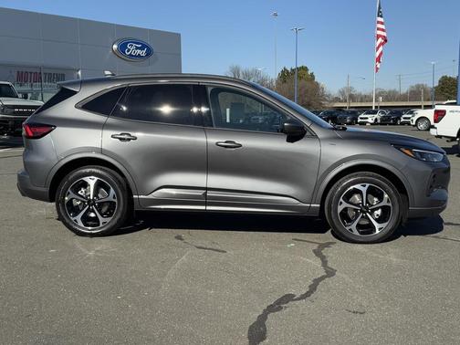 2025 Ford Escape ST-Line Elite