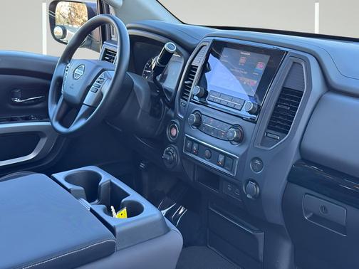 Glacier White 2022 Nissan Titan SV