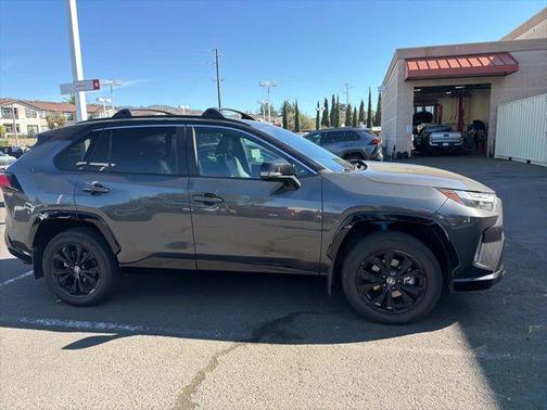 2023 Toyota RAV4 Hybrid SE