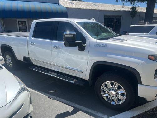 Iridescent Pearl Tricoat 2024 Chevrolet Silverado 3500 High Country