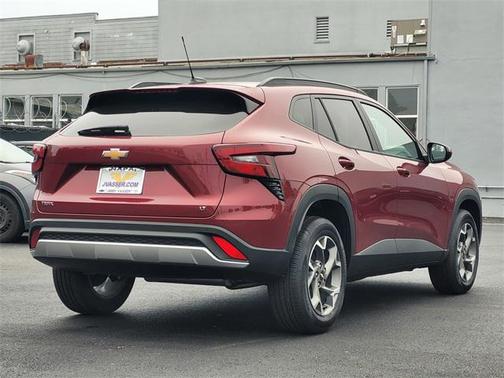 2025 Chevrolet Trax LT