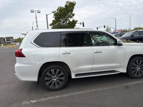 Eminent White Pearl 2019 Lexus LX 570 Base