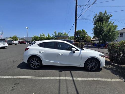 2018 Mazda Mazda3 Touring