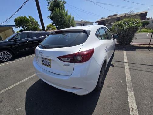 2018 Mazda Mazda3 Touring