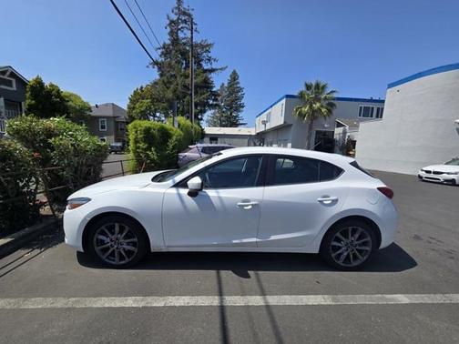 2018 Mazda Mazda3 Touring
