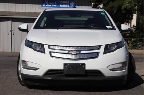 Photo 3 of 34 of 2015 Chevrolet Volt Base