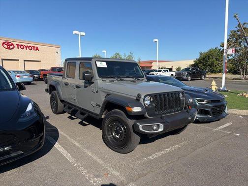 Sting-Gray Clearcoat 2023 Jeep Gladiator Sport