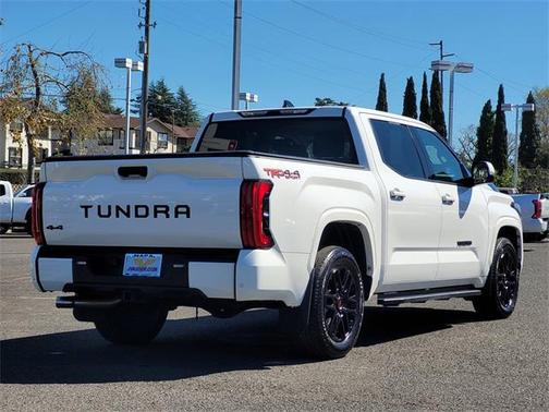 2022 Toyota Tundra SR5