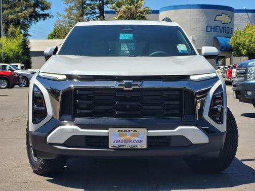 Polar White Tricoat 2026 Chevrolet Equinox FWD ACTIV