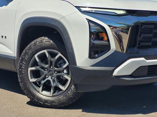 Polar White Tricoat 2026 Chevrolet Equinox FWD ACTIV