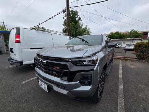 Sterling Gray Metallic 2025 Chevrolet Colorado Z71