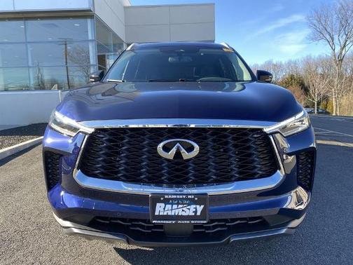 2022 INFINITI QX60 LUXE