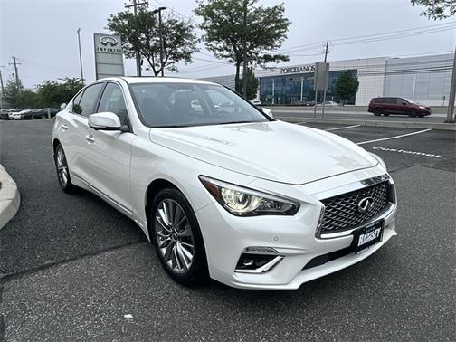 2022 INFINITI Q50 LUXE