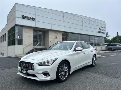 2022 INFINITI Q50 LUXE