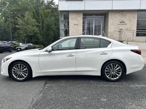 2022 INFINITI Q50 LUXE