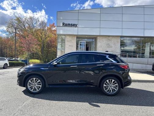 2023 INFINITI QX50 LUXE