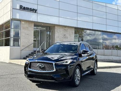 2023 INFINITI QX50 LUXE