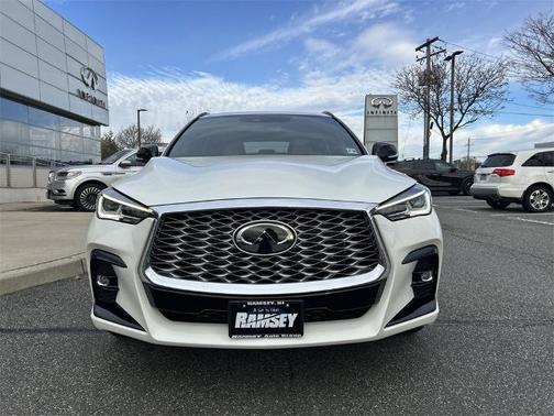 2023 INFINITI QX55 LUXE