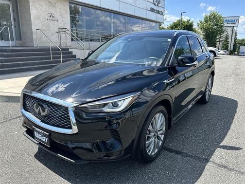 2023 INFINITI QX50 LUXE