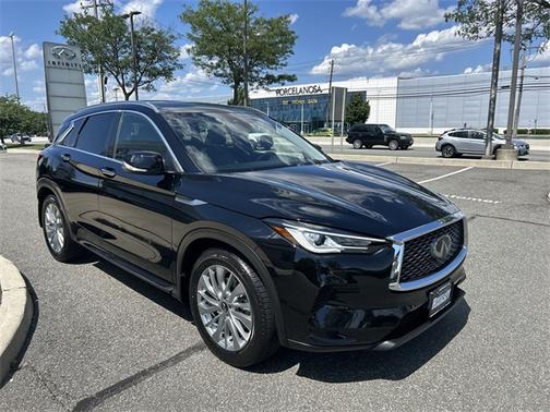 2023 INFINITI QX50 LUXE
