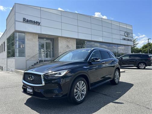 2023 INFINITI QX50 LUXE