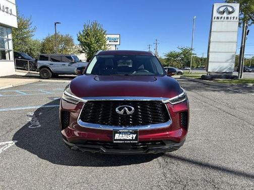 Deep Bordeaux 2023 INFINITI QX60 LUXE