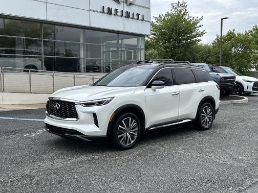 2 Tone Majestic White 2023 INFINITI QX60 AUTOGRAPH