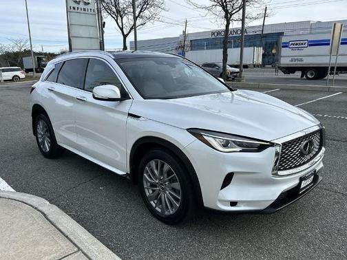 Radiant White 2025 INFINITI QX50 LUXE