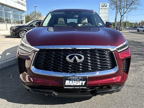 2024 INFINITI QX60 LUXE