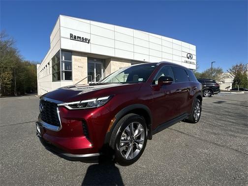 2024 INFINITI QX60 LUXE