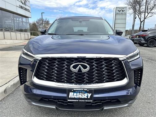 2022 INFINITI QX60 LUXE
