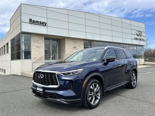 2022 INFINITI QX60 LUXE