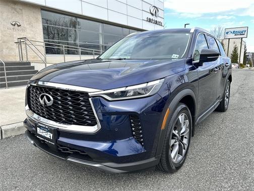 2022 INFINITI QX60 LUXE