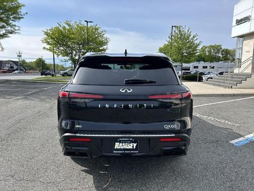 Mineral Black 2023 INFINITI QX60 LUXE