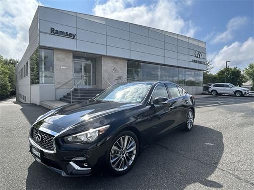 2022 INFINITI Q50 LUXE