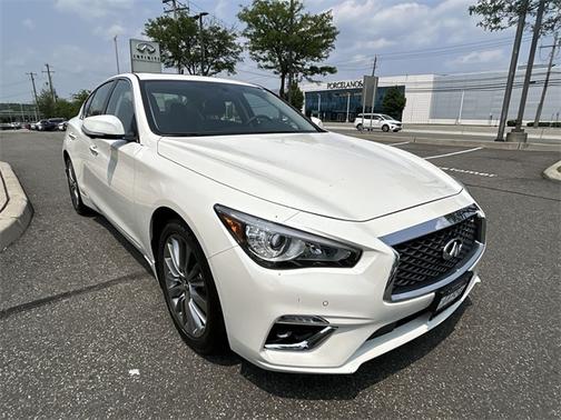 2022 INFINITI Q50 LUXE