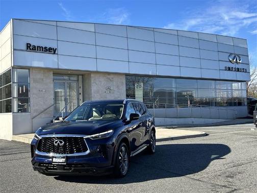 2023 INFINITI QX60 LUXE