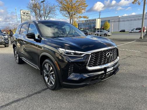 2025 INFINITI QX60 LUXE